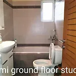 بيت للعطل Vrachati Sea Front House