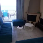 بيت للعطل Vrachati Sea Front House
