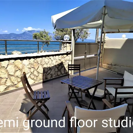 Vrachati Sea Front House Semesterbostad *