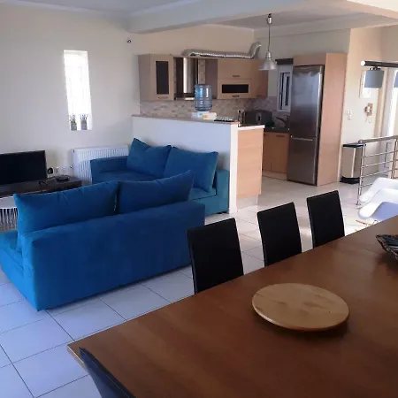 Vrachati Sea Front House *