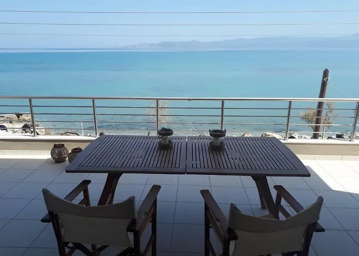 度假居 Vrachati Sea Front House